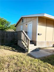 1802 16th St B, Corpus Christi, TX 78404