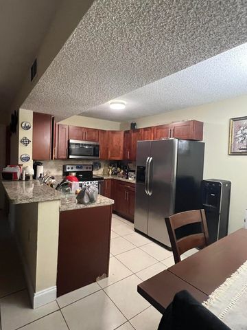 351 Palm Way W 201, Pembroke Pines, FL 33025