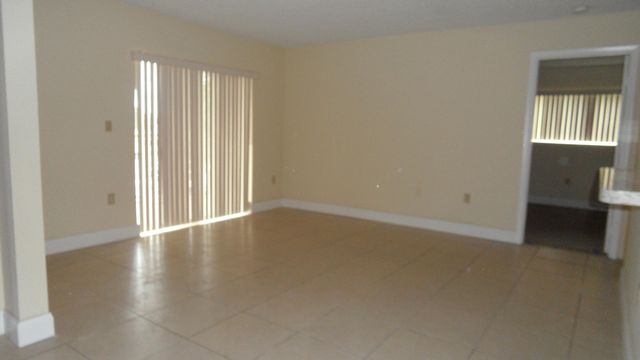 351 Palm Way W 201, Pembroke Pines, FL 33025