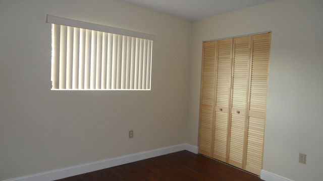 351 Palm Way W 201, Pembroke Pines, FL 33025