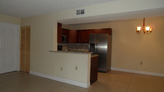 351 Palm Way W 201, Pembroke Pines, FL 33025