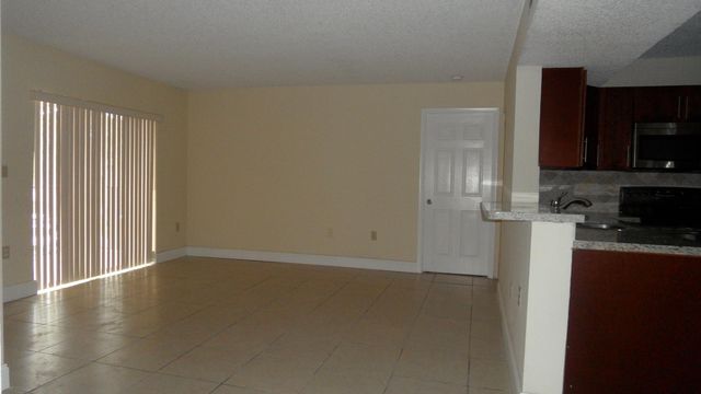 351 Palm Way W 201, Pembroke Pines, FL 33025