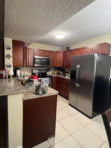 351 Palm Way W 201, Pembroke Pines, FL 33025