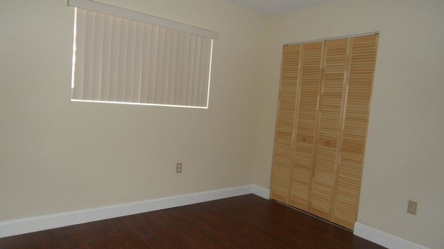 351 Palm Way W 201, Pembroke Pines, FL 33025