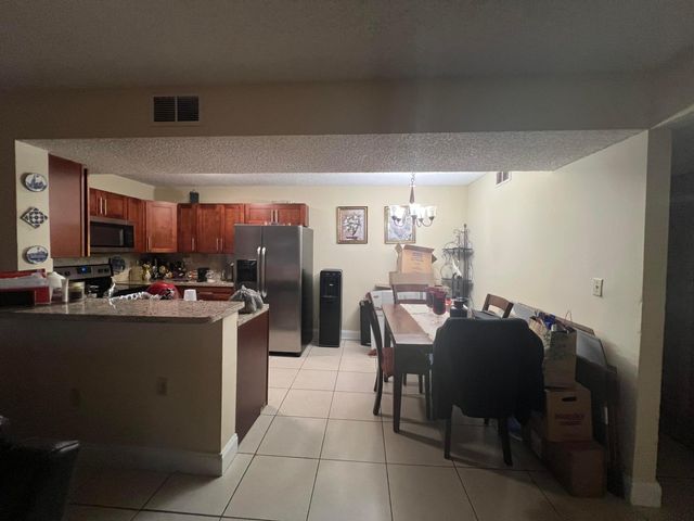 351 Palm Way W 201, Pembroke Pines, FL 33025