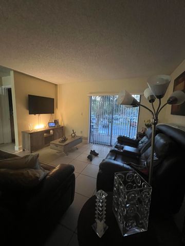 351 Palm Way W 201, Pembroke Pines, FL 33025