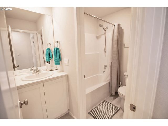 903 Nw 174TH St, Ridgefield, WA 98642