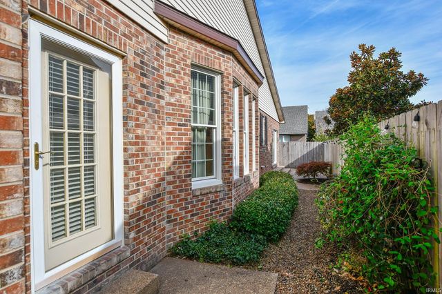 210 Shane Court, Evansville, IN 47715