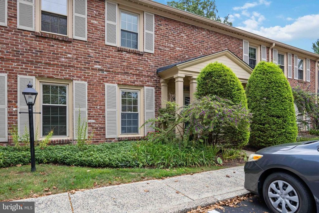112 MACKLENBURG DR #L 19F, BLUE BELL, PA 19422 — photo 2