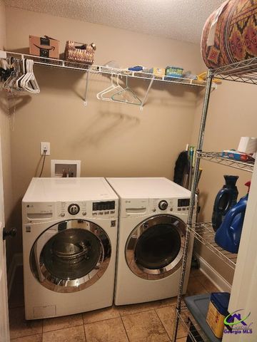 305 Loneoak Trail, Kathleen, GA 31047