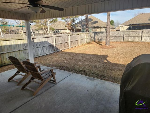 305 Loneoak Trail, Kathleen, GA 31047