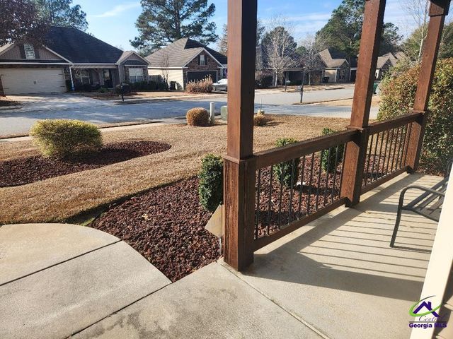 305 Loneoak Trail, Kathleen, GA 31047