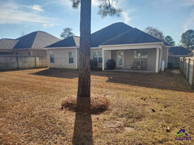 305 Loneoak Trail, Kathleen, GA 31047