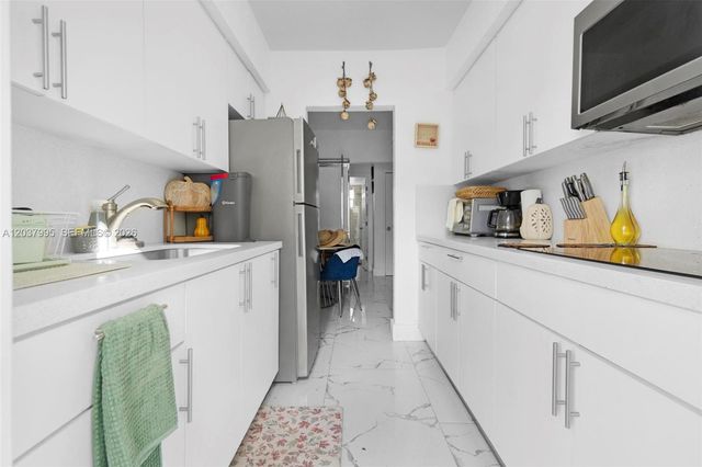 1131 SW 7th St, Miami, FL 33130