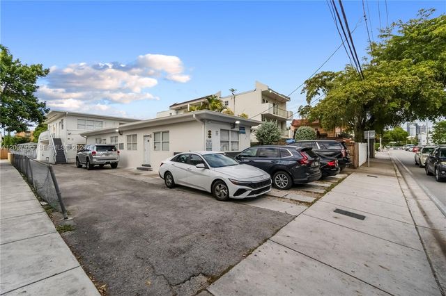 1131 SW 7th St, Miami, FL 33130
