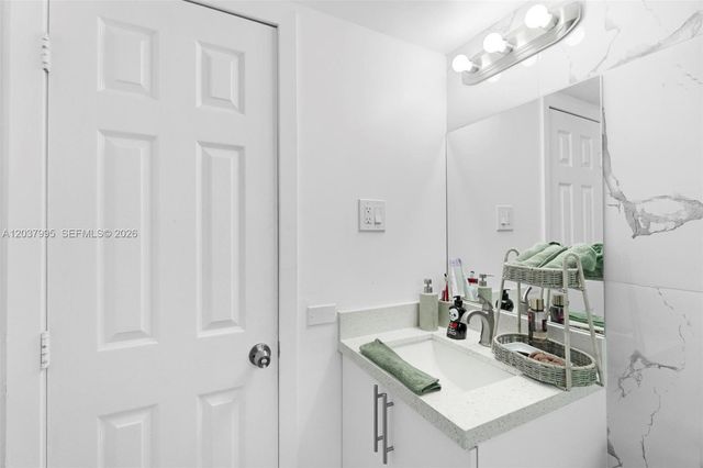 1131 SW 7th St, Miami, FL 33130