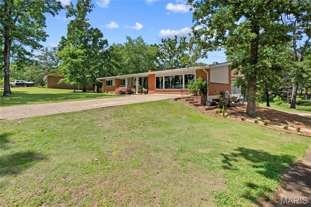 2105 Jackson Road, Poplar Bluff, MO 63901
