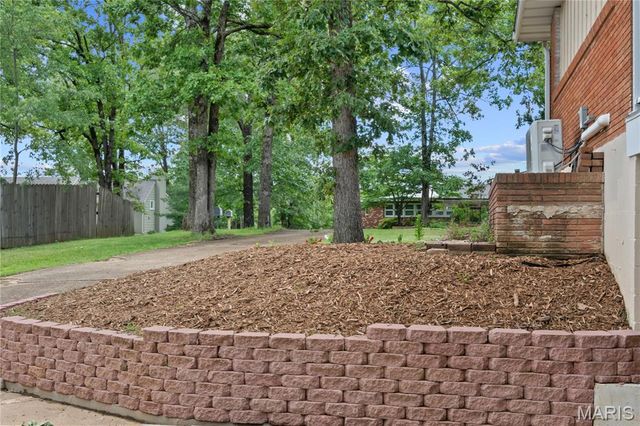 2105 Jackson Road, Poplar Bluff, MO 63901