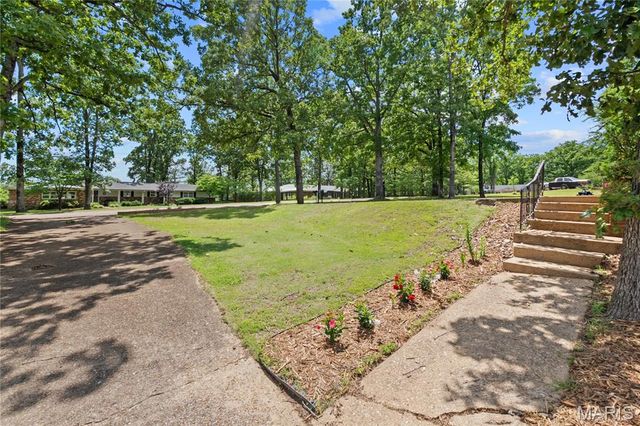 2105 Jackson Road, Poplar Bluff, MO 63901