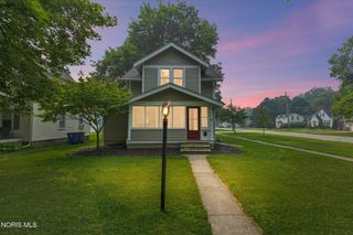 242 W 7th Street, Perrysburg, OH 43551
