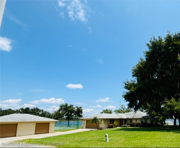 10 Placid Oaks Drive, Lake Placid, FL 33852