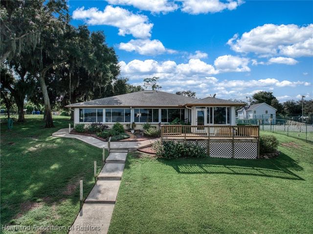 10 Placid Oaks Drive, Lake Placid, FL 33852