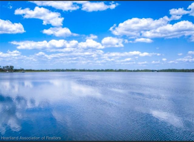 10 Placid Oaks Drive, Lake Placid, FL 33852