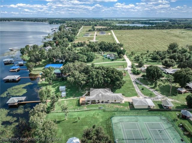 10 Placid Oaks Drive, Lake Placid, FL 33852