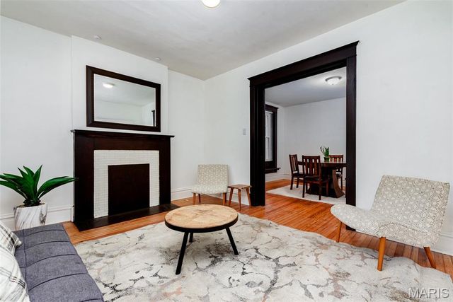 4219 Red Bud Avenue, St Louis, MO 63115