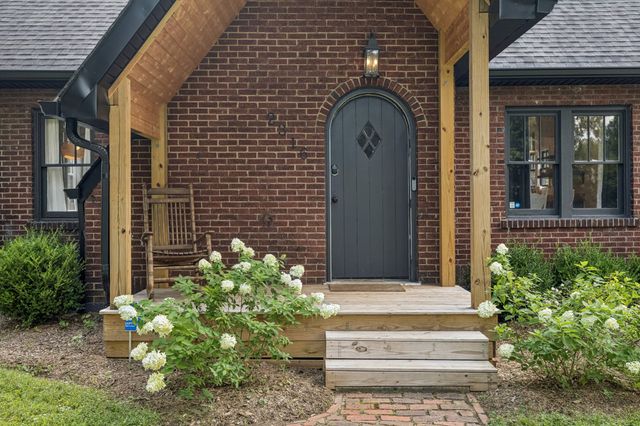 2316 Riverside Dr, Nashville, TN 37216
