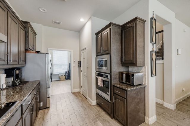 422 Milligan Drive, Midlothian, TX 76065