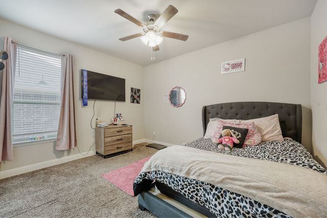 422 Milligan Drive, Midlothian, TX 76065