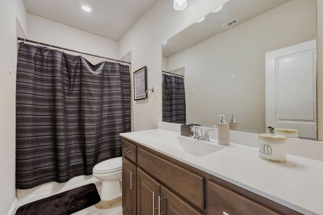 422 Milligan Drive, Midlothian, TX 76065