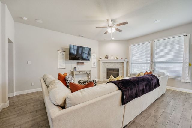 422 Milligan Drive, Midlothian, TX 76065