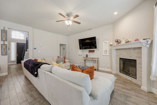 422 Milligan Drive, Midlothian, TX 76065