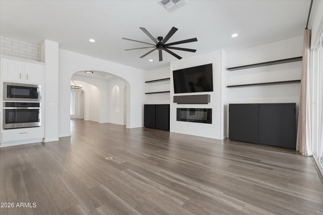 2024 W ANDALUSIAN Trail W, Phoenix, AZ 85085