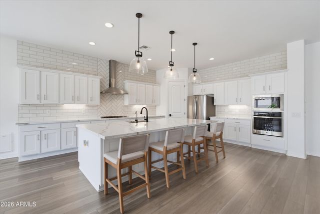 2024 W ANDALUSIAN Trail W, Phoenix, AZ 85085