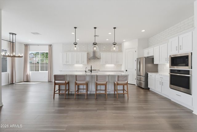 2024 W ANDALUSIAN Trail W, Phoenix, AZ 85085