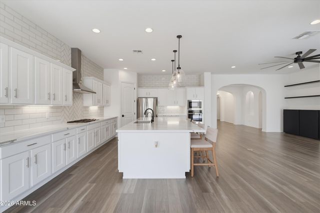 2024 W ANDALUSIAN Trail W, Phoenix, AZ 85085