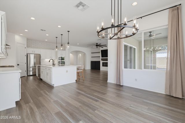 2024 W ANDALUSIAN Trail W, Phoenix, AZ 85085