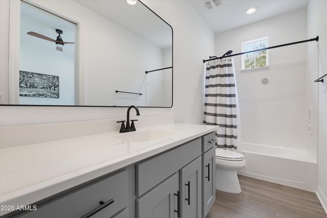 2024 W ANDALUSIAN Trail W, Phoenix, AZ 85085