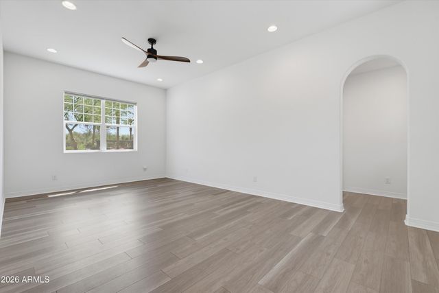 2024 W ANDALUSIAN Trail W, Phoenix, AZ 85085