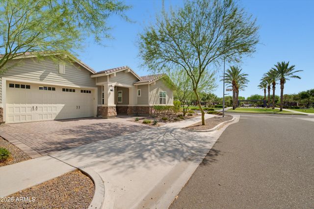 2024 W ANDALUSIAN Trail W, Phoenix, AZ 85085