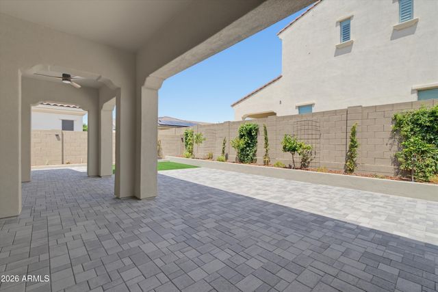 2024 W ANDALUSIAN Trail W, Phoenix, AZ 85085