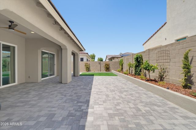 2024 W ANDALUSIAN Trail W, Phoenix, AZ 85085
