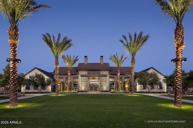 2024 W ANDALUSIAN Trail W, Phoenix, AZ 85085