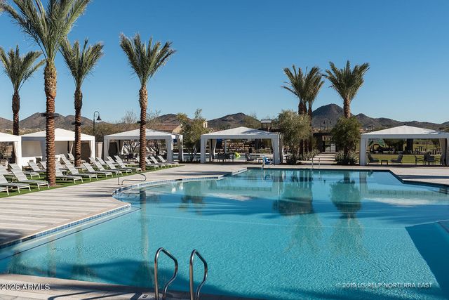 2024 W ANDALUSIAN Trail W, Phoenix, AZ 85085