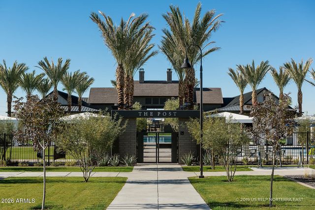 2024 W ANDALUSIAN Trail W, Phoenix, AZ 85085