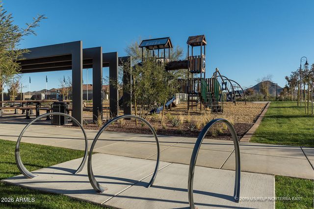 2024 W ANDALUSIAN Trail W, Phoenix, AZ 85085