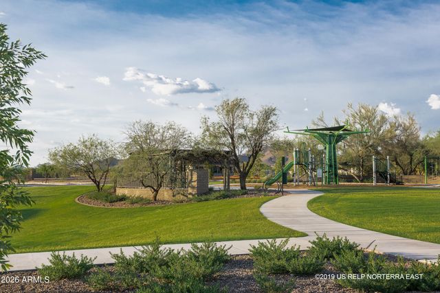 2024 W ANDALUSIAN Trail W, Phoenix, AZ 85085